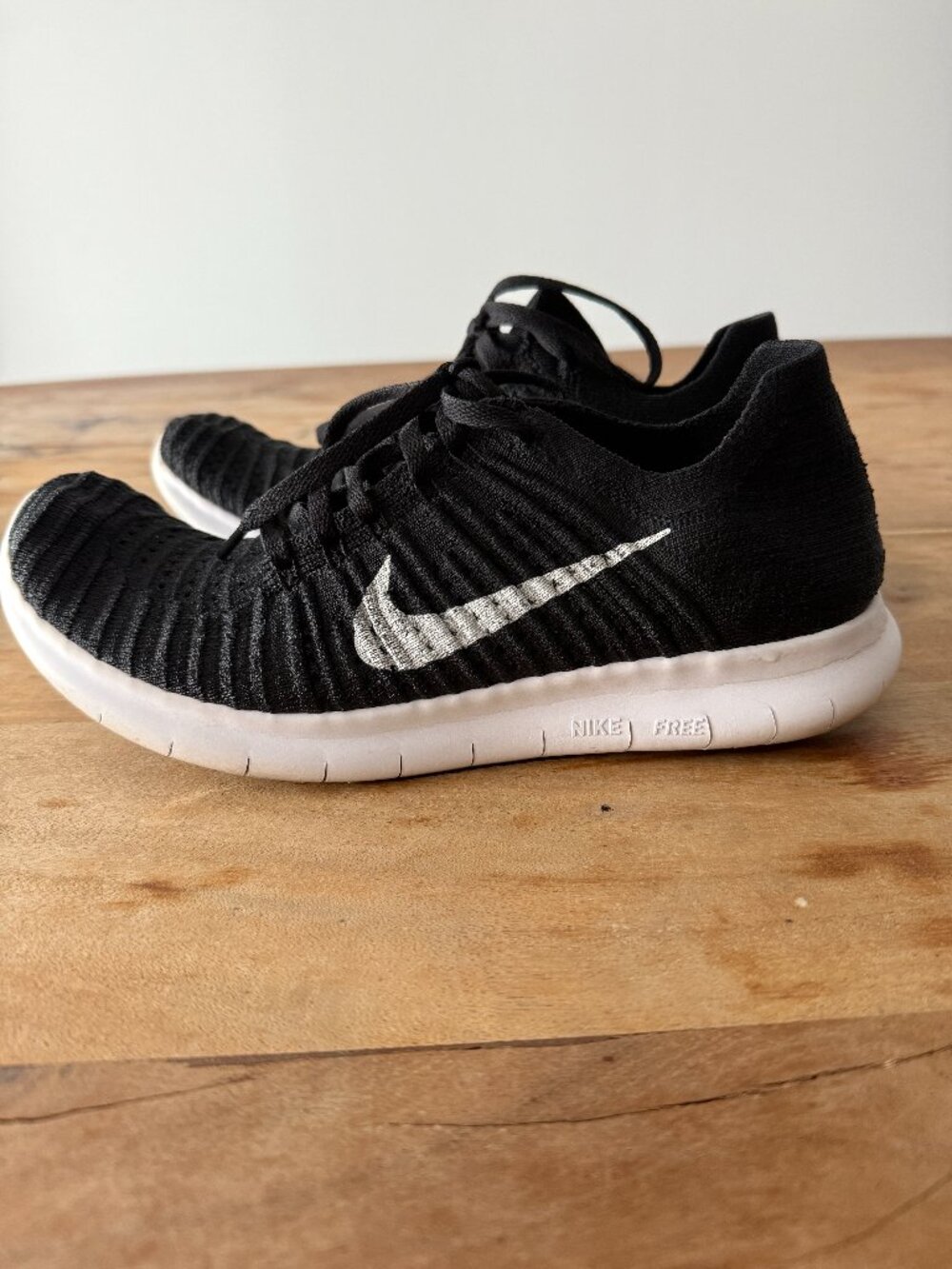 Nike Free Run RN Flyknit - Size 9 - 831070-001